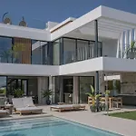 Villa Marbesa Beachside Lux *