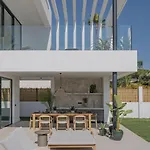 Villa Marbesa Beachside Lux