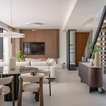 Marbesa Beachside Lux 마르베야