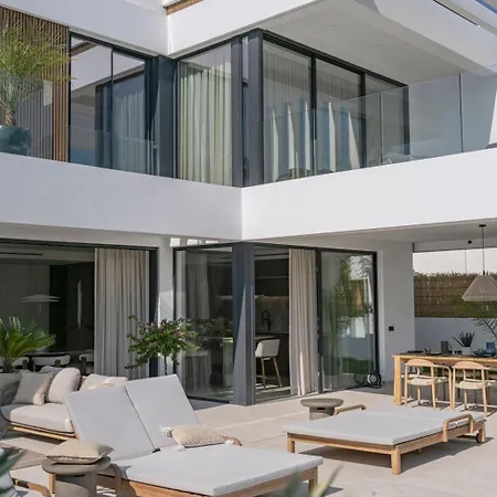 Marbesa Beachside Lux Μαρμπέλλα