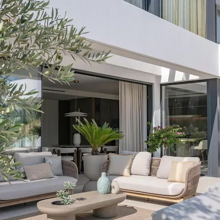 Marbesa Beachside Lux * Μαρμπέλλα
