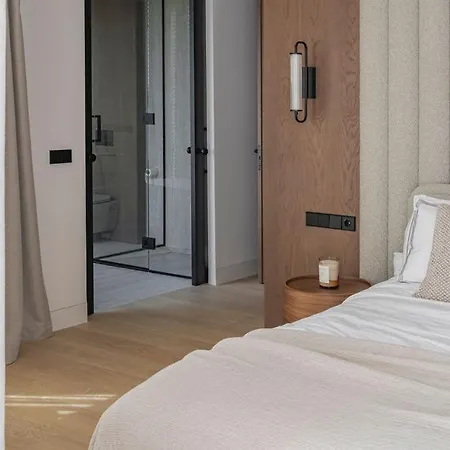 Marbesa Beachside Lux Βίλα