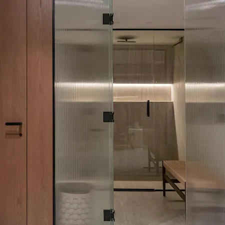 فيلة Marbesa Beachside Lux *