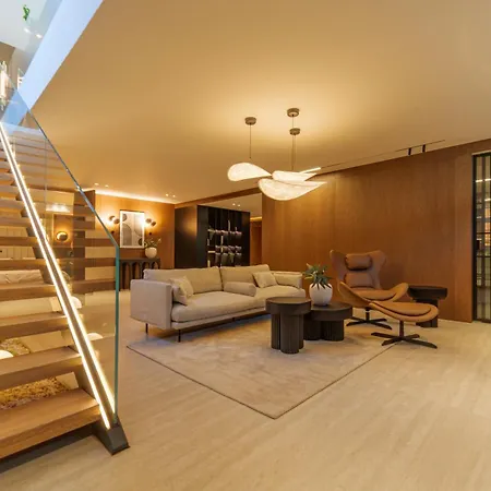 فيلة Marbesa Beachside Lux