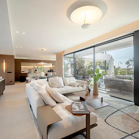 Marbesa Beachside Lux فيلة