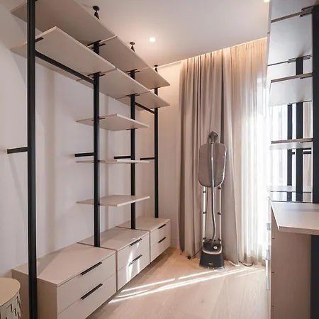 فيلة Marbesa Beachside Lux *