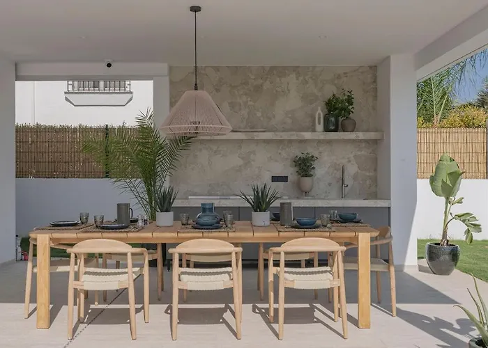 Willa Marbesa Beachside Lux