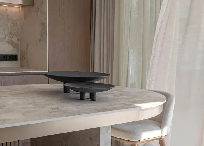 Marbesa Beachside Lux Willa *