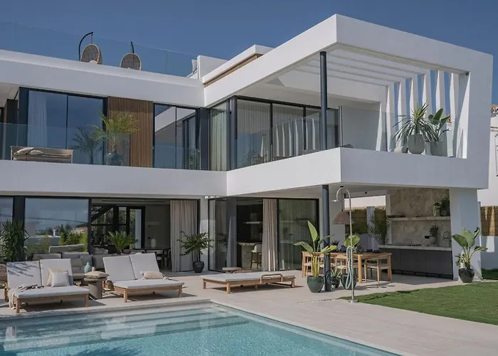 ヴィラ Marbesa Beachside Lux *