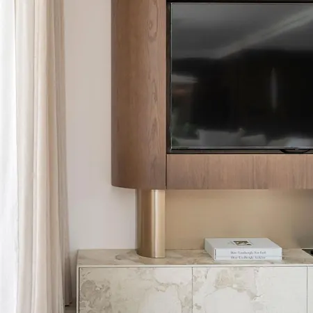 Marbesa Beachside Lux Vila
